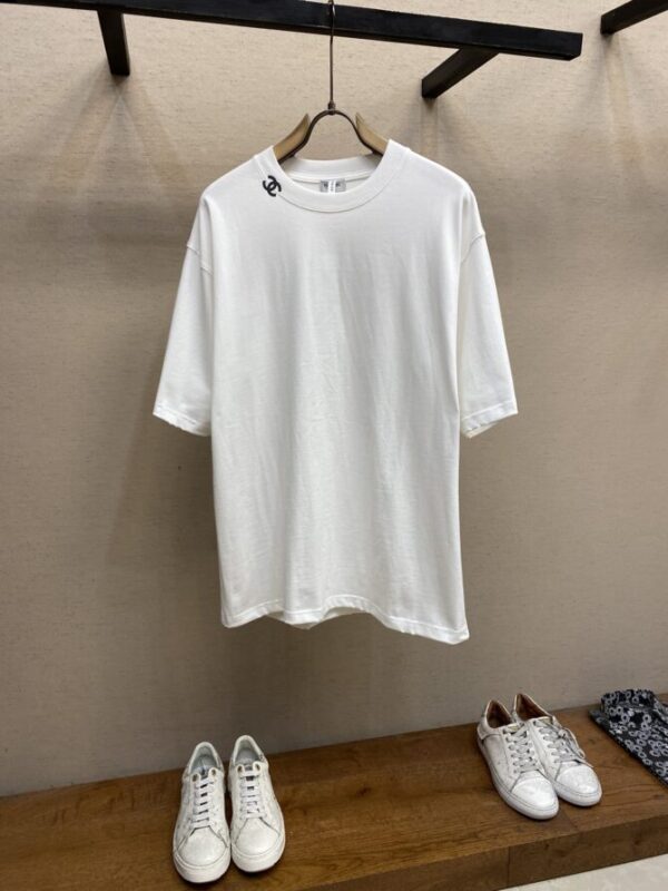 CHANEL T-Shirt