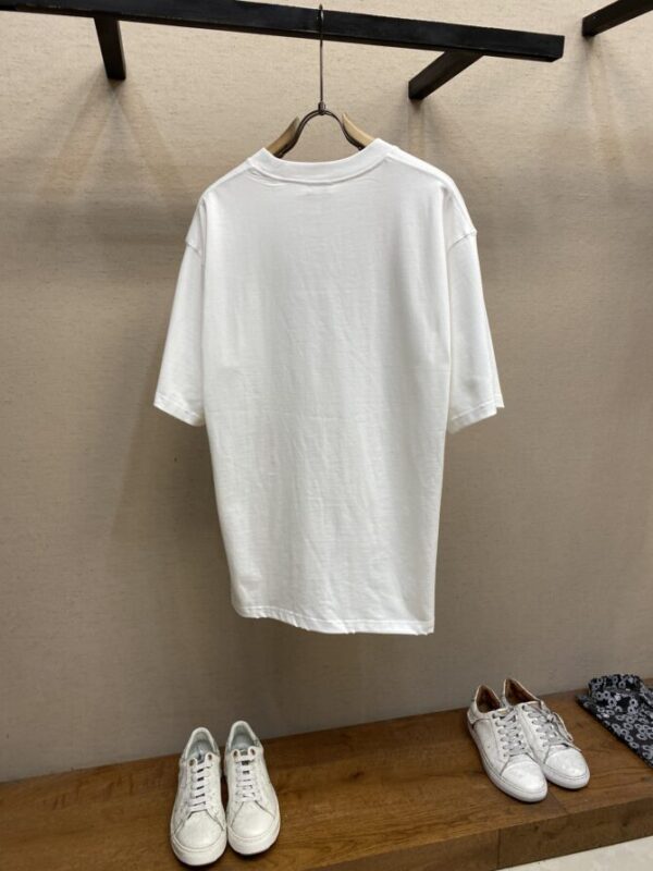 CHANEL T-Shirt - Image 2