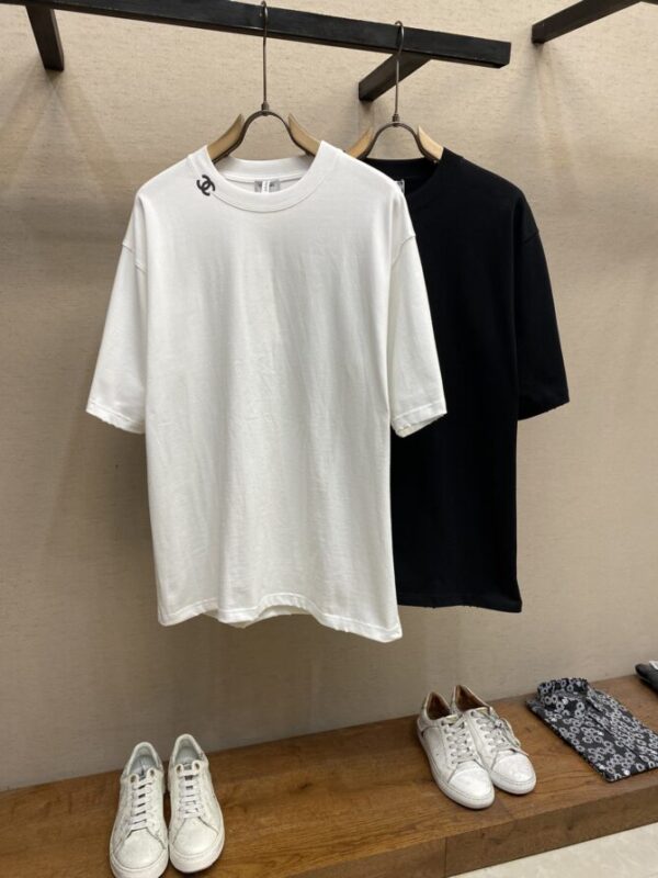CHANEL T-Shirt - Image 3