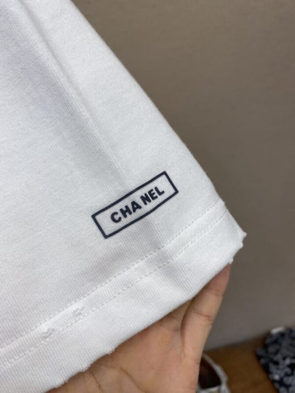 CHANEL T-Shirt - Image 6