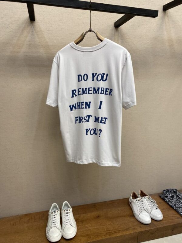 CHANEL T-Shirt - Image 2
