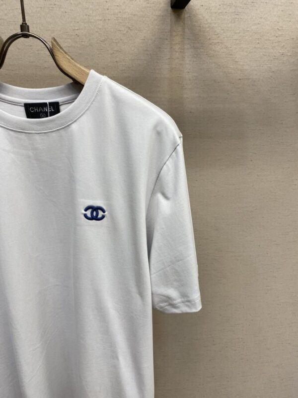 CHANEL T-Shirt - Image 4