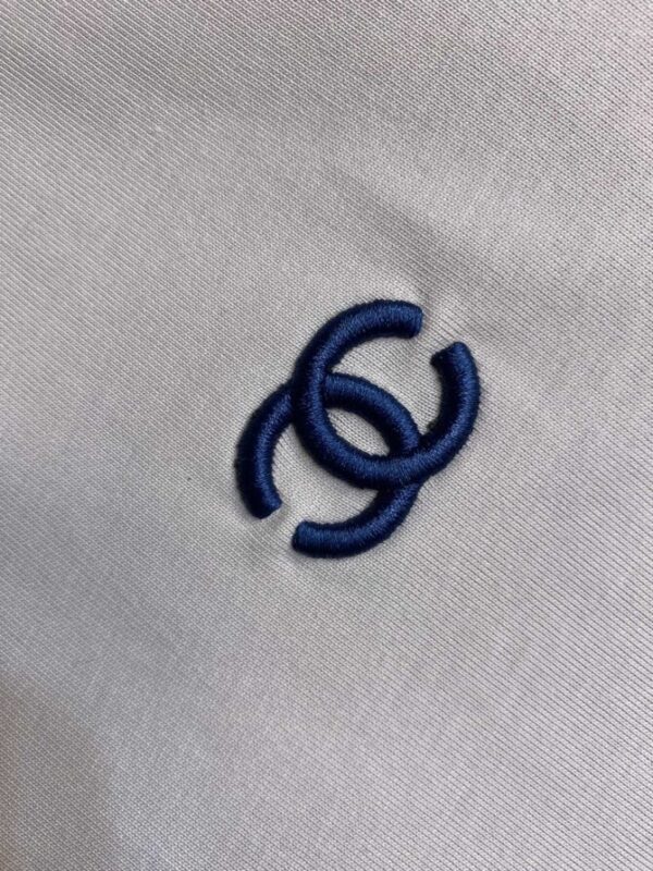 CHANEL T-Shirt - Image 5