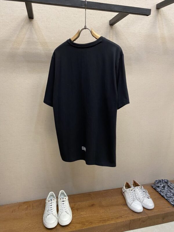 CHANEL T-Shirt - Image 2
