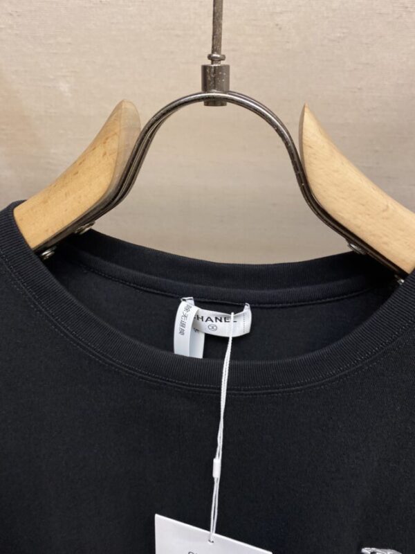 CHANEL T-Shirt - Image 3