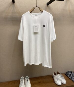 CHANEL T-Shirt