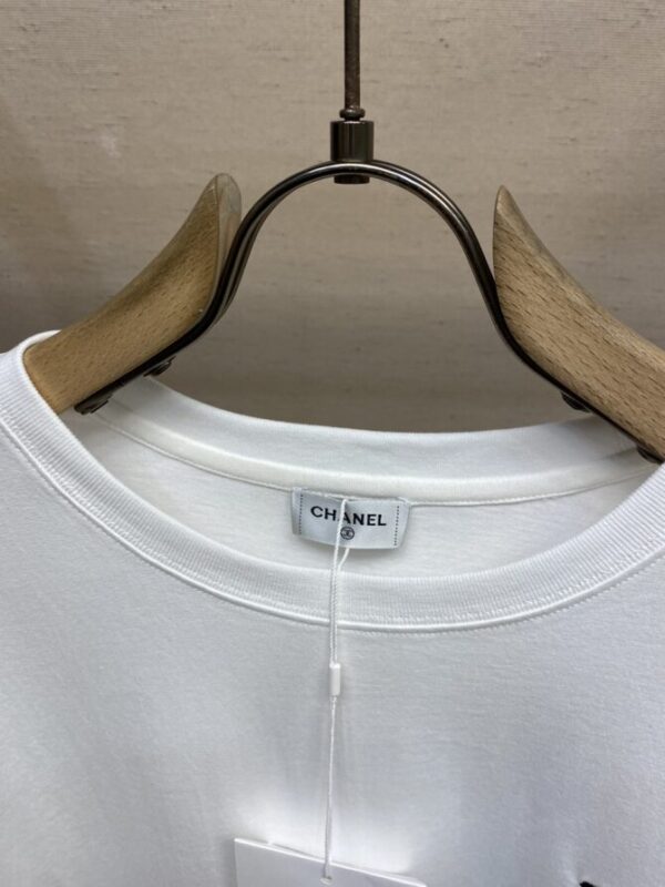 CHANEL T-Shirt - Image 3