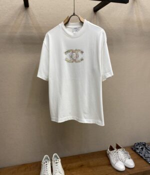 CHANEL T-Shirt