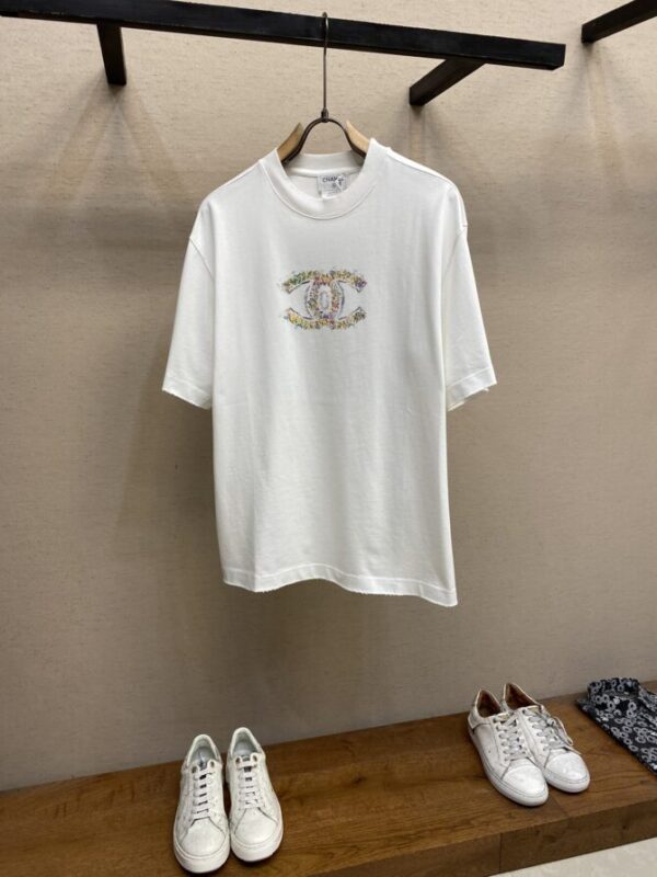 CHANEL T-Shirt