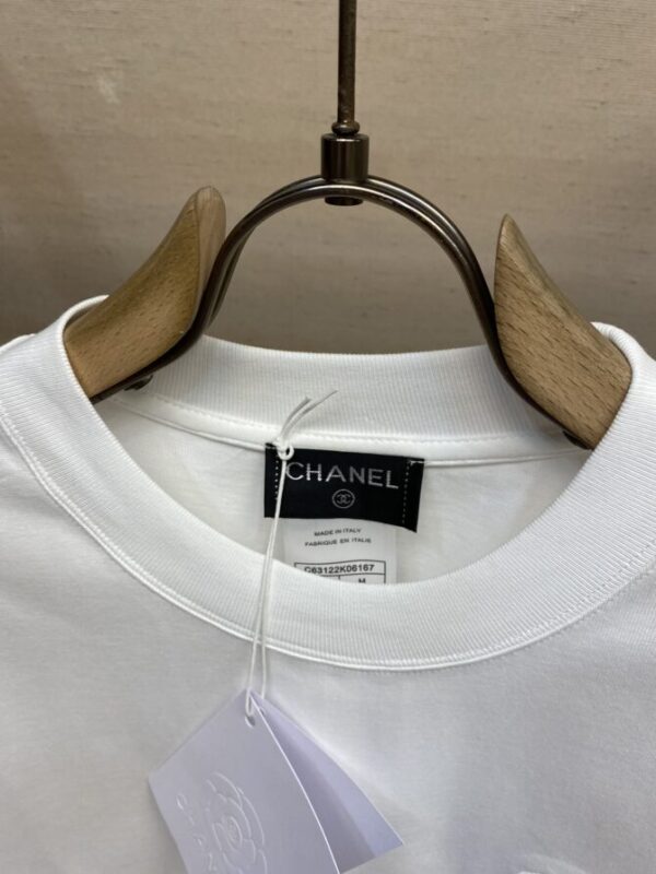 CHANEL T-Shirt - Image 3