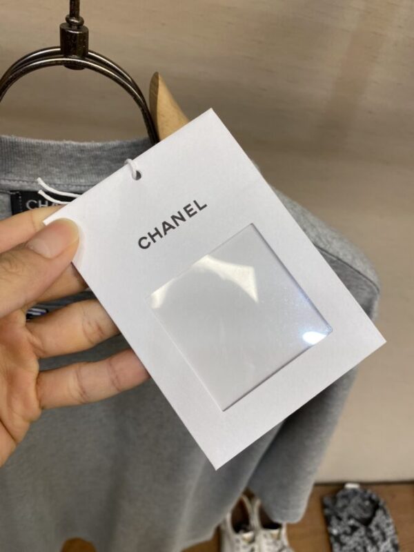 CHANEL T-Shirt - Image 8