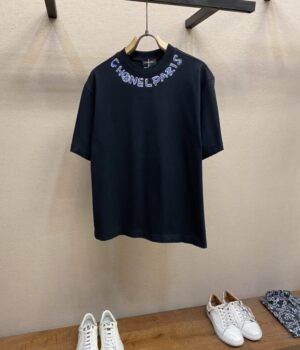 CHANEL T-Shirt