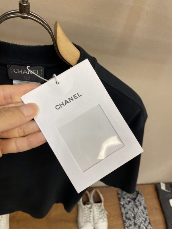 CHANEL T-Shirt - Image 7