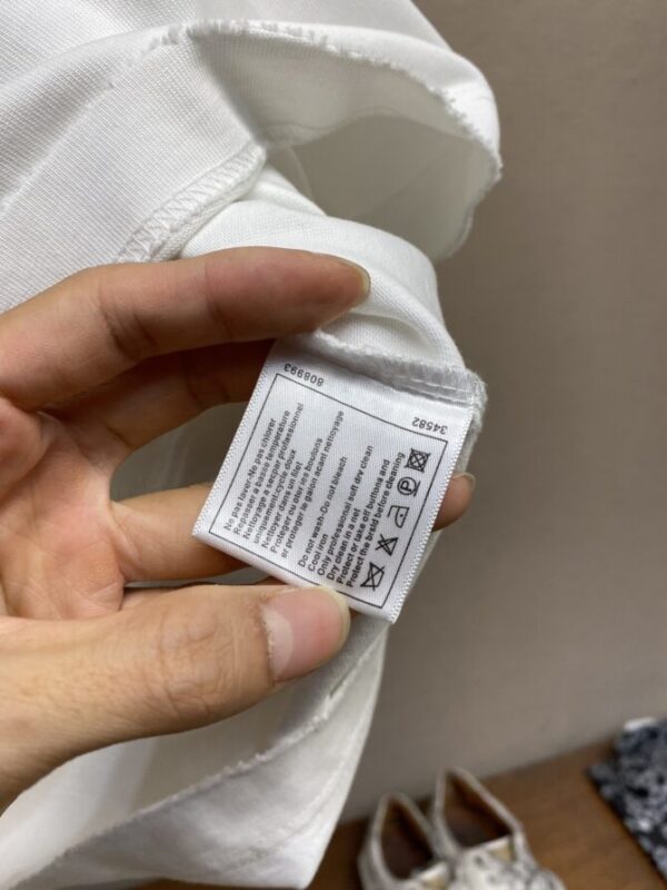 CHANEL T-Shirt - Image 8