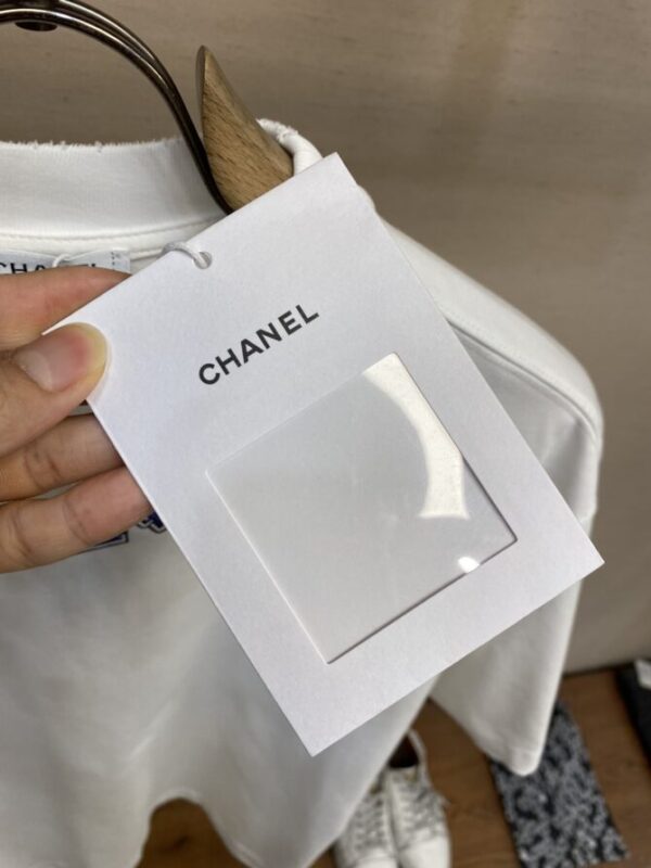 CHANEL T-Shirt - Image 7