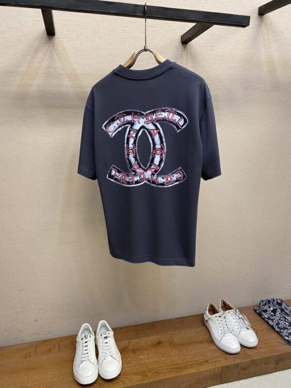 CHANEL T-Shirt - Image 2