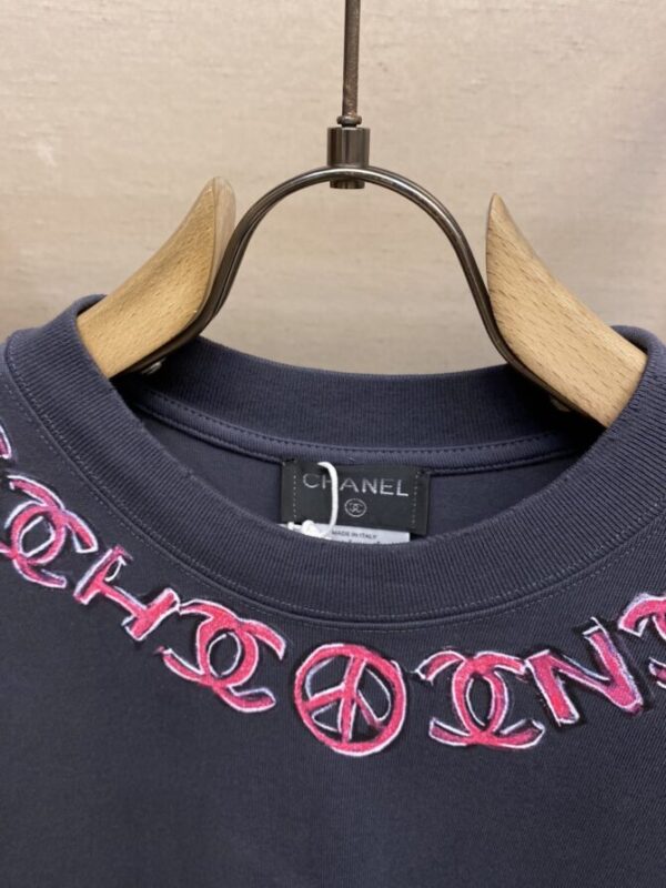 CHANEL T-Shirt - Image 3