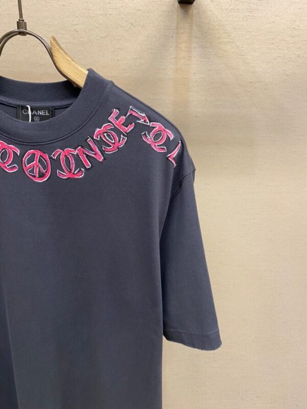 CHANEL T-Shirt - Image 4