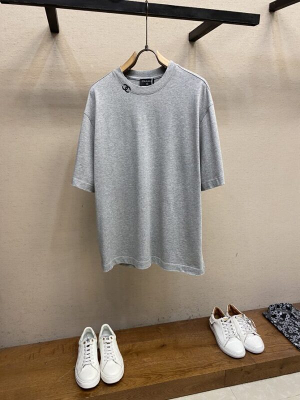 CHANEL T-Shirt