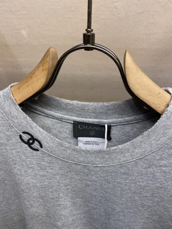 CHANEL T-Shirt - Image 3