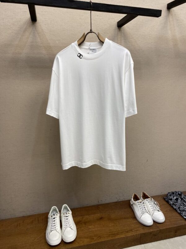 CHANEL T-Shirt