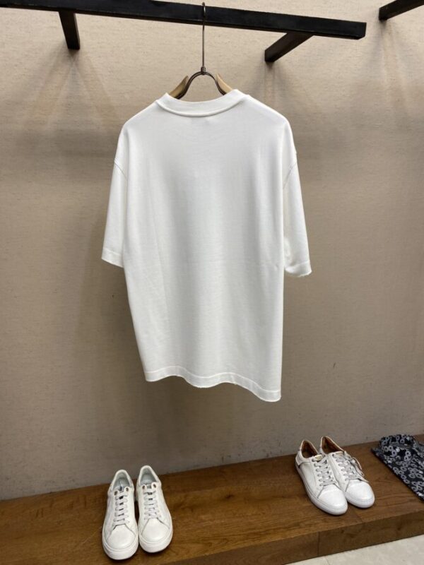 CHANEL T-Shirt - Image 2
