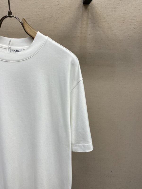 CHANEL T-Shirt - Image 4