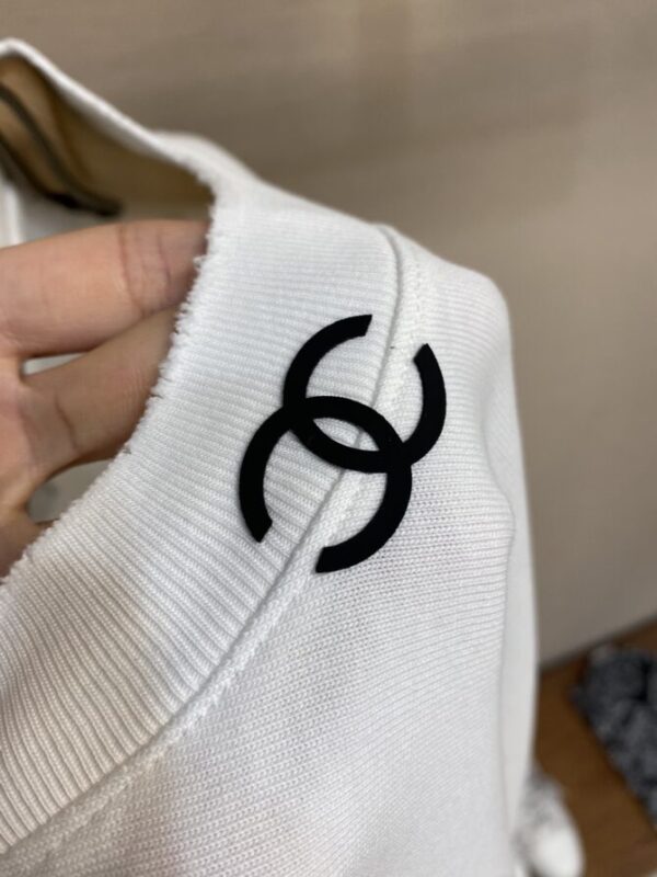 CHANEL T-Shirt - Image 5