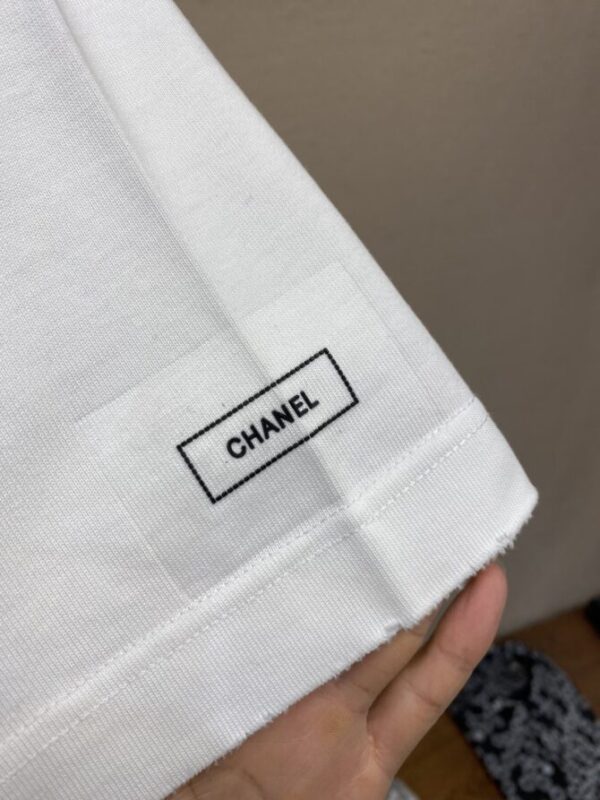 CHANEL T-Shirt - Image 6