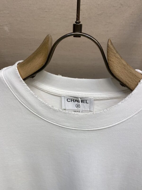 CHANEL T-Shirt - Image 3