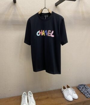 CHANEL T-Shirt