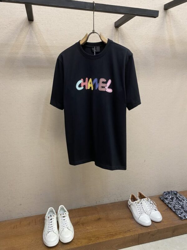CHANEL T-Shirt