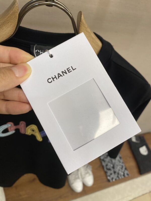 CHANEL T-Shirt - Image 8