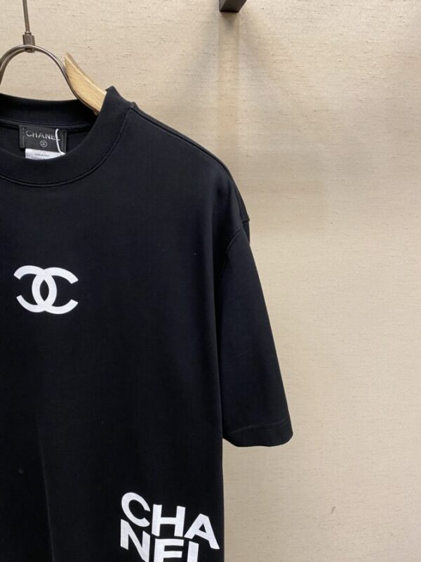 CHANEL T-Shirt - Image 4