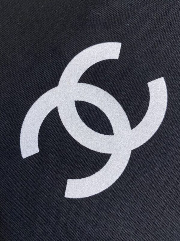 CHANEL T-Shirt - Image 5