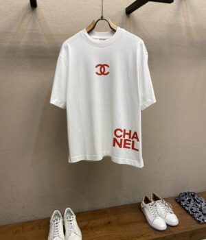 CHANEL T-Shirt