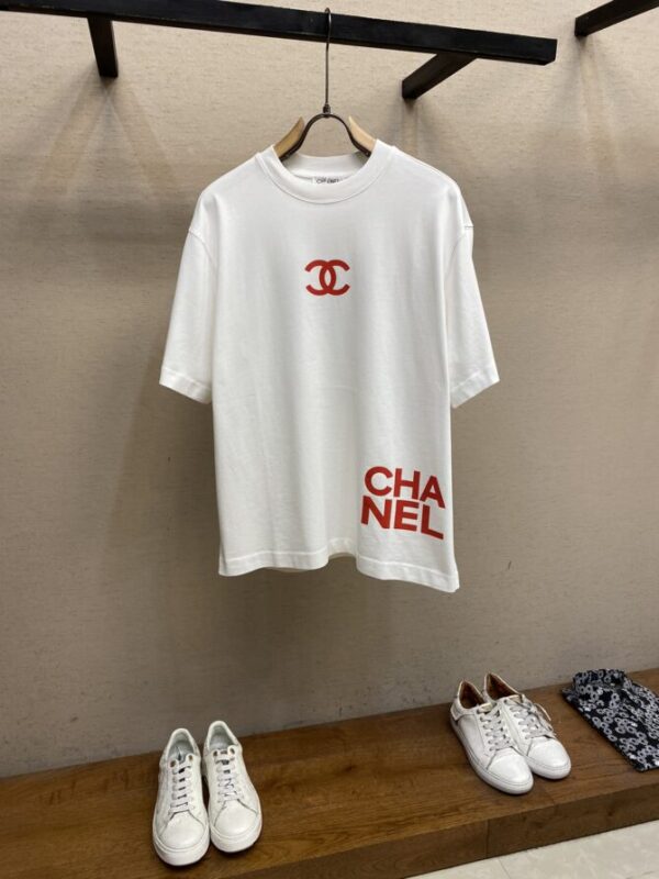 CHANEL T-Shirt