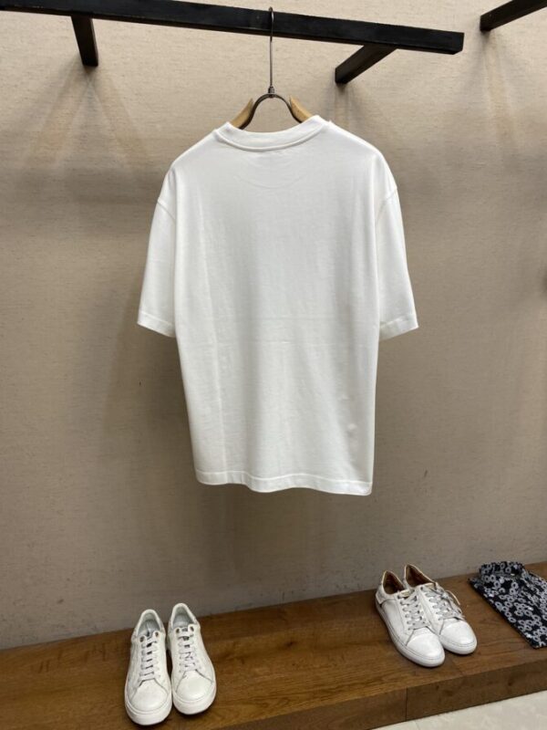 CHANEL T-Shirt - Image 2