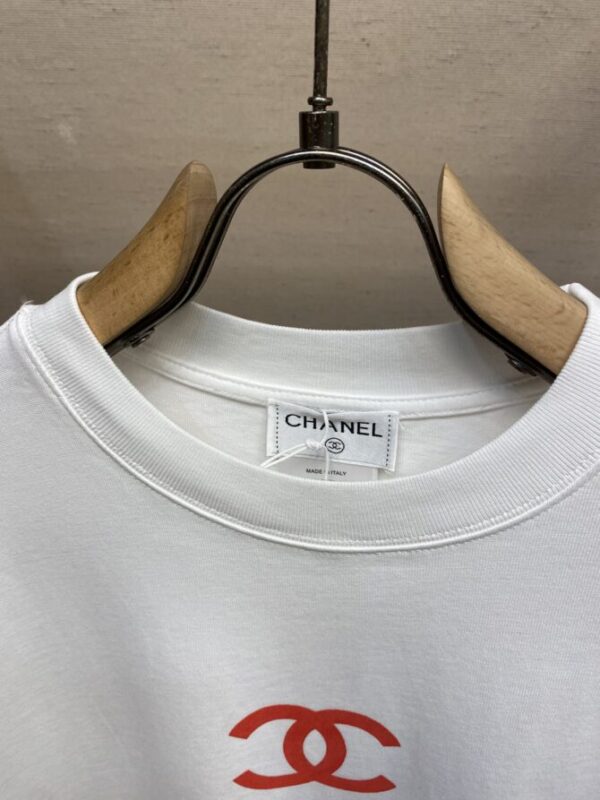 CHANEL T-Shirt - Image 3