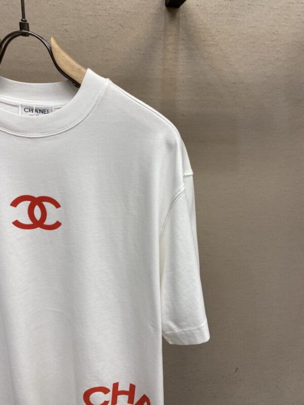 CHANEL T-Shirt - Image 4