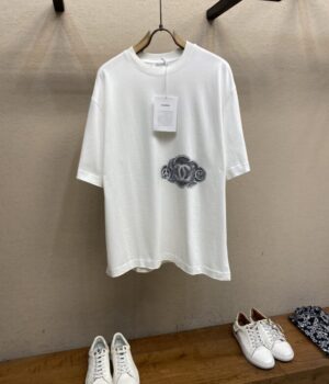 CHANEL T-Shirt