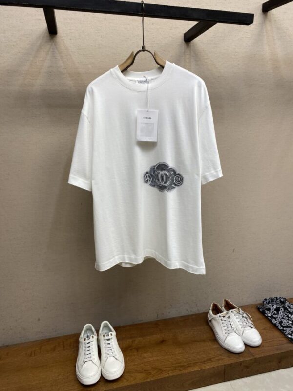 CHANEL T-Shirt