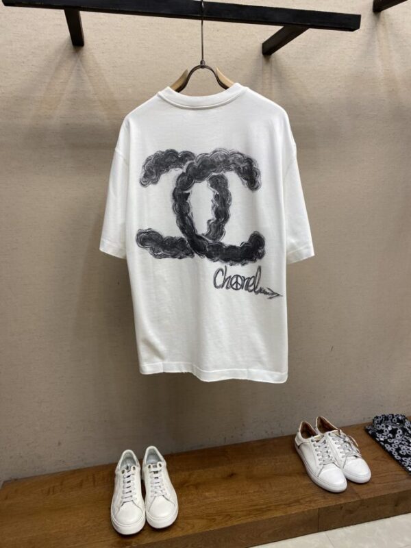 CHANEL T-Shirt - Image 2