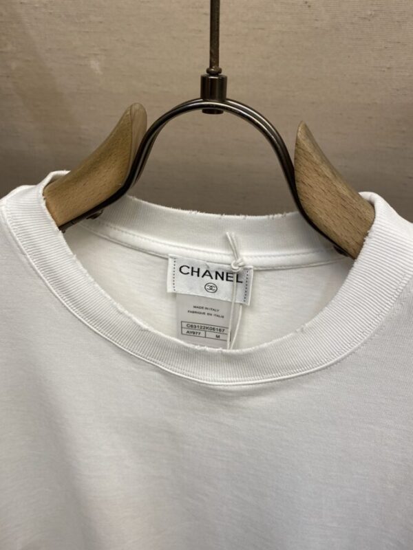 CHANEL T-Shirt - Image 3