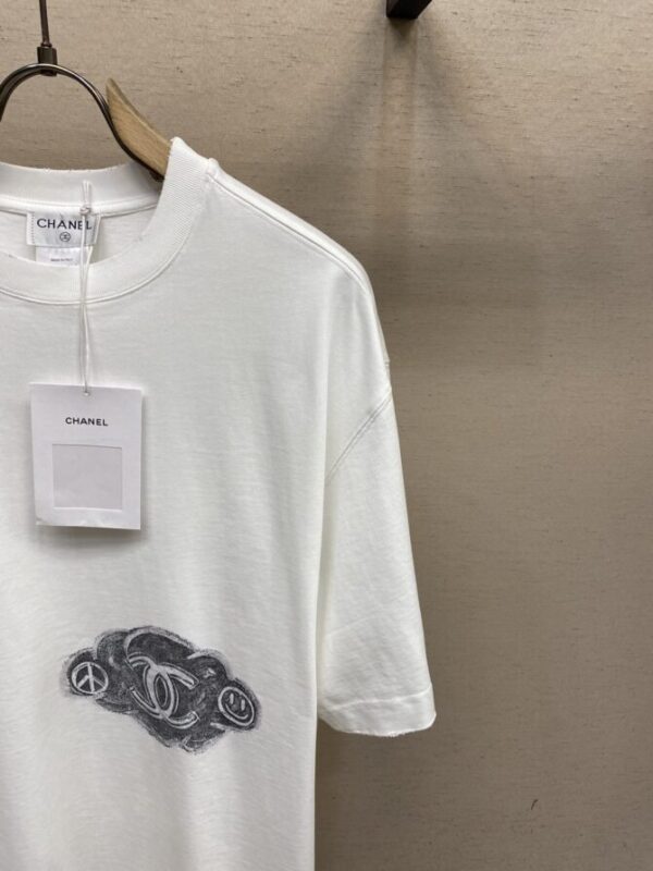 CHANEL T-Shirt - Image 4