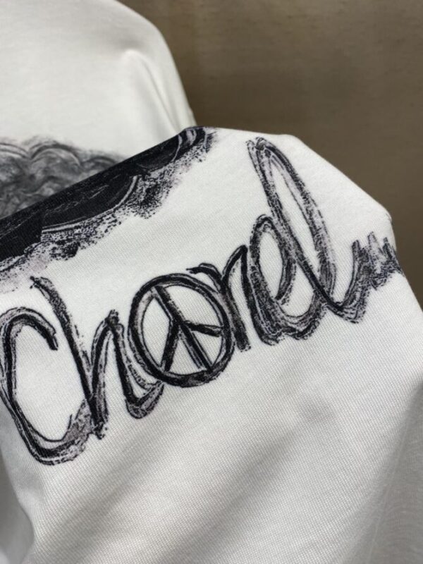 CHANEL T-Shirt - Image 7