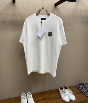 CHANEL T-Shirt