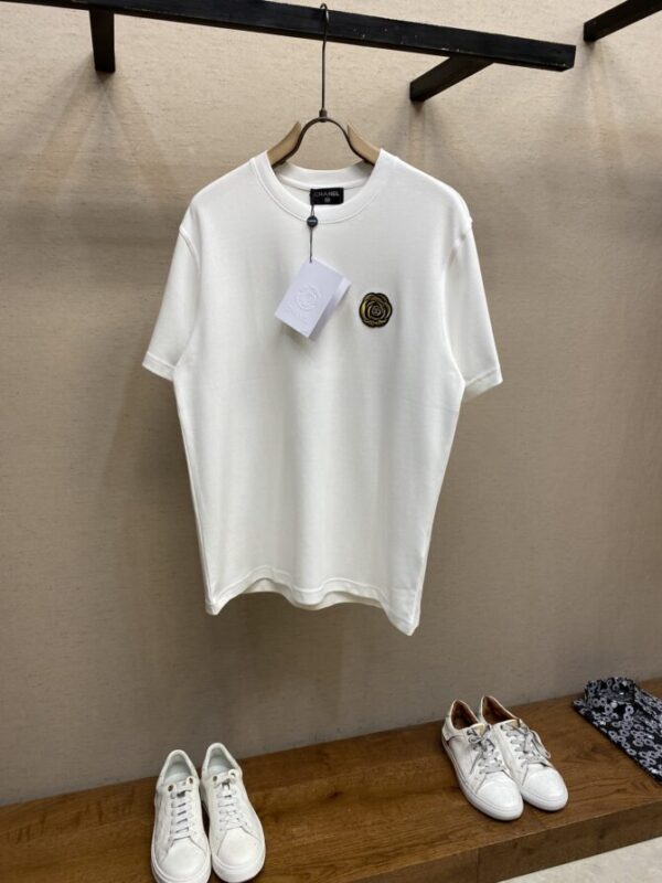 CHANEL T-Shirt