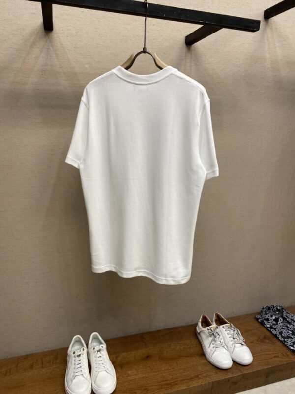 CHANEL T-Shirt - Image 2