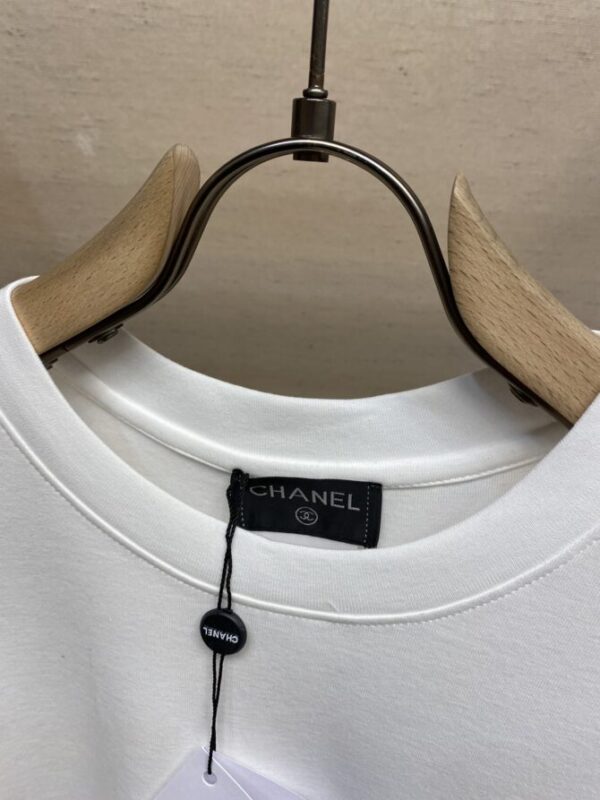 CHANEL T-Shirt - Image 3